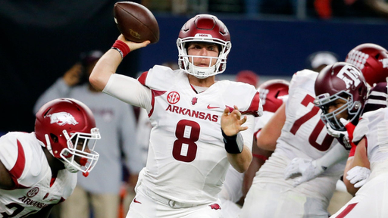 Allen proving clutch at QB late in games for No. 17 Arkansas